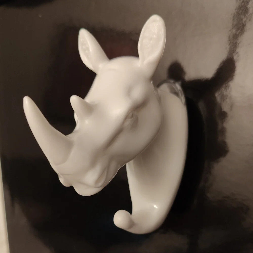 Decorative Glossy White Rhino Head PVC Wall Hook